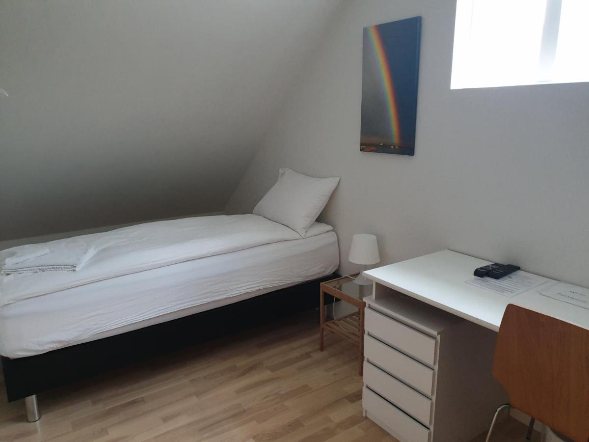 Grand-Inn Bar And Bed Saudarkrokur Esterno foto